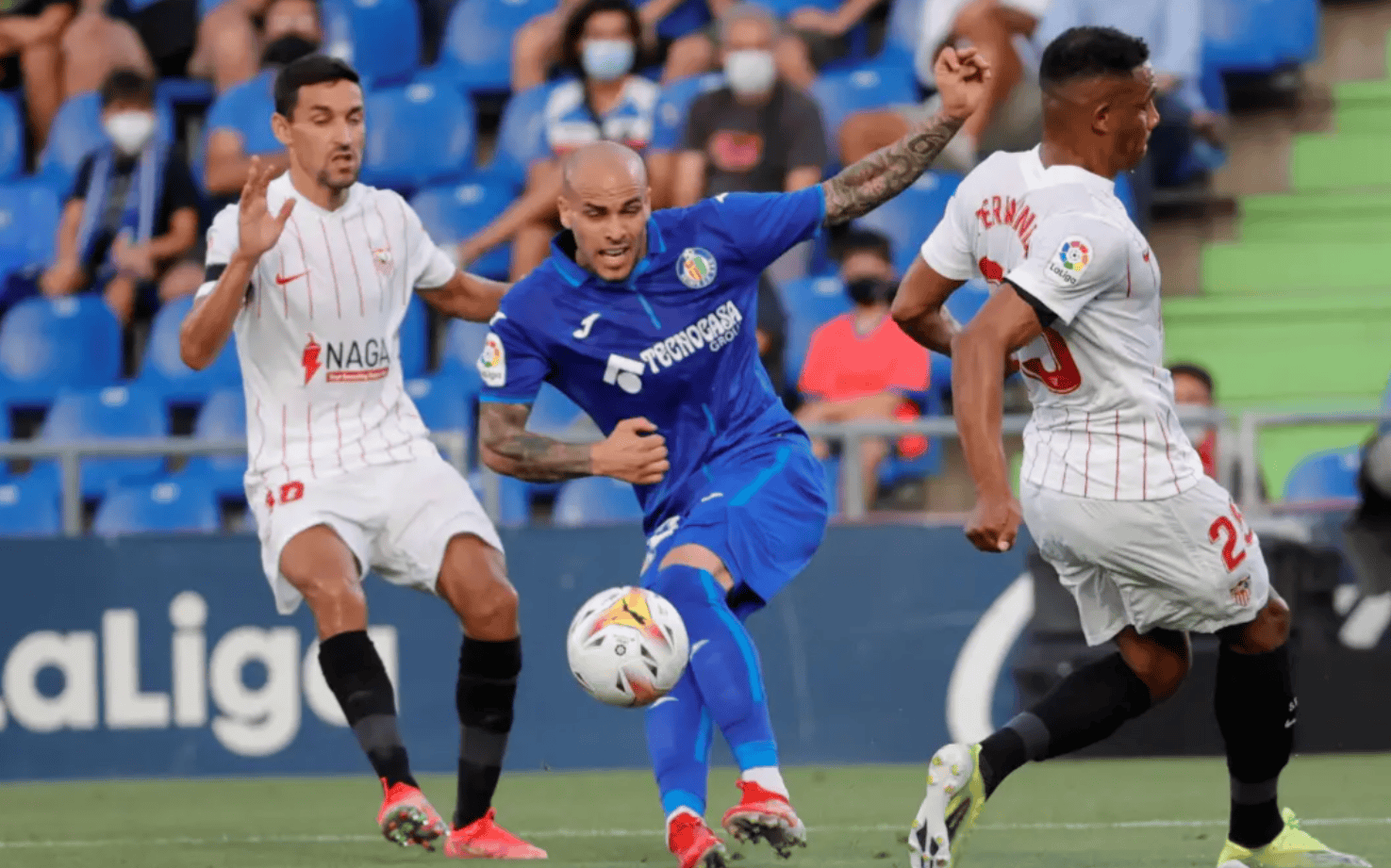 贝博体育sports-关于毕尔巴鄂竞技训练开放日；国际比赛日状态回暖引欢呼；西甲在即；赛程密集仍需轮换的信息-贝博体育sports