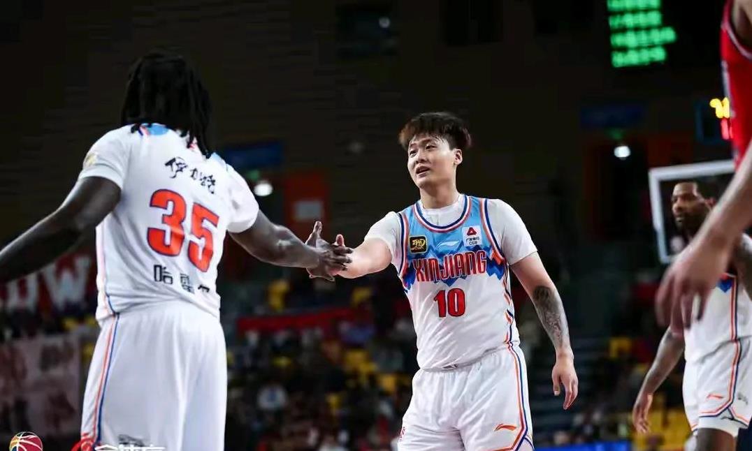 贝博app-包含今夜CBA常规赛焦点战，浙江队再遭质疑，媒体盛赞，数据趋势出现新变化的词条-贝博app